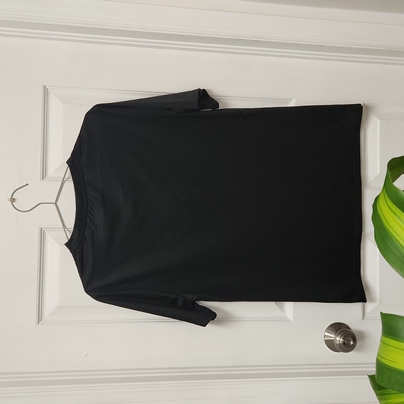 NEW! PEACE AND LOVE GRAPHIC TEE - Picture 3 of 3